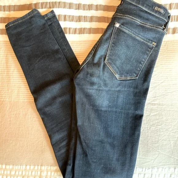 H&M Skinny Shaping &Denim Jeans - Picture 1 of 3